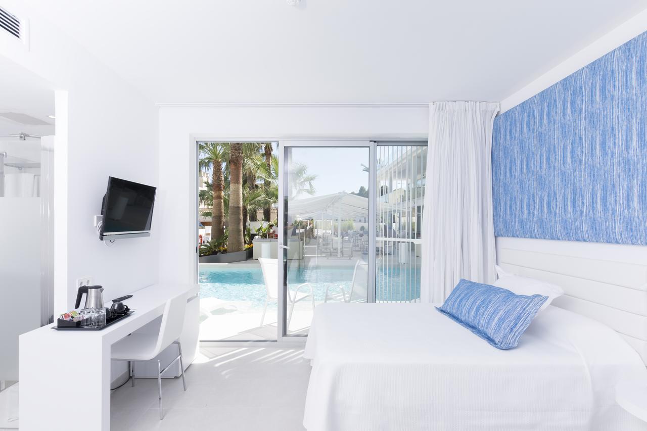 Chambre Double avec Accès Direct à la Piscine